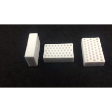 Heat resisting alumina electrical ceramic insulators